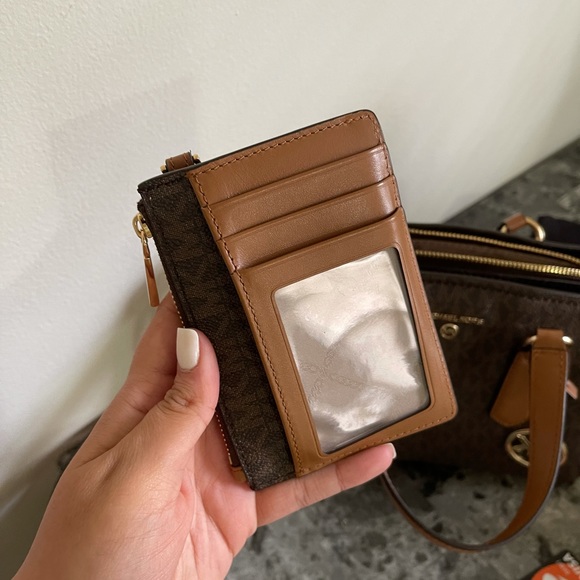 Michael kors purse with wallet - Picture 6 of 7